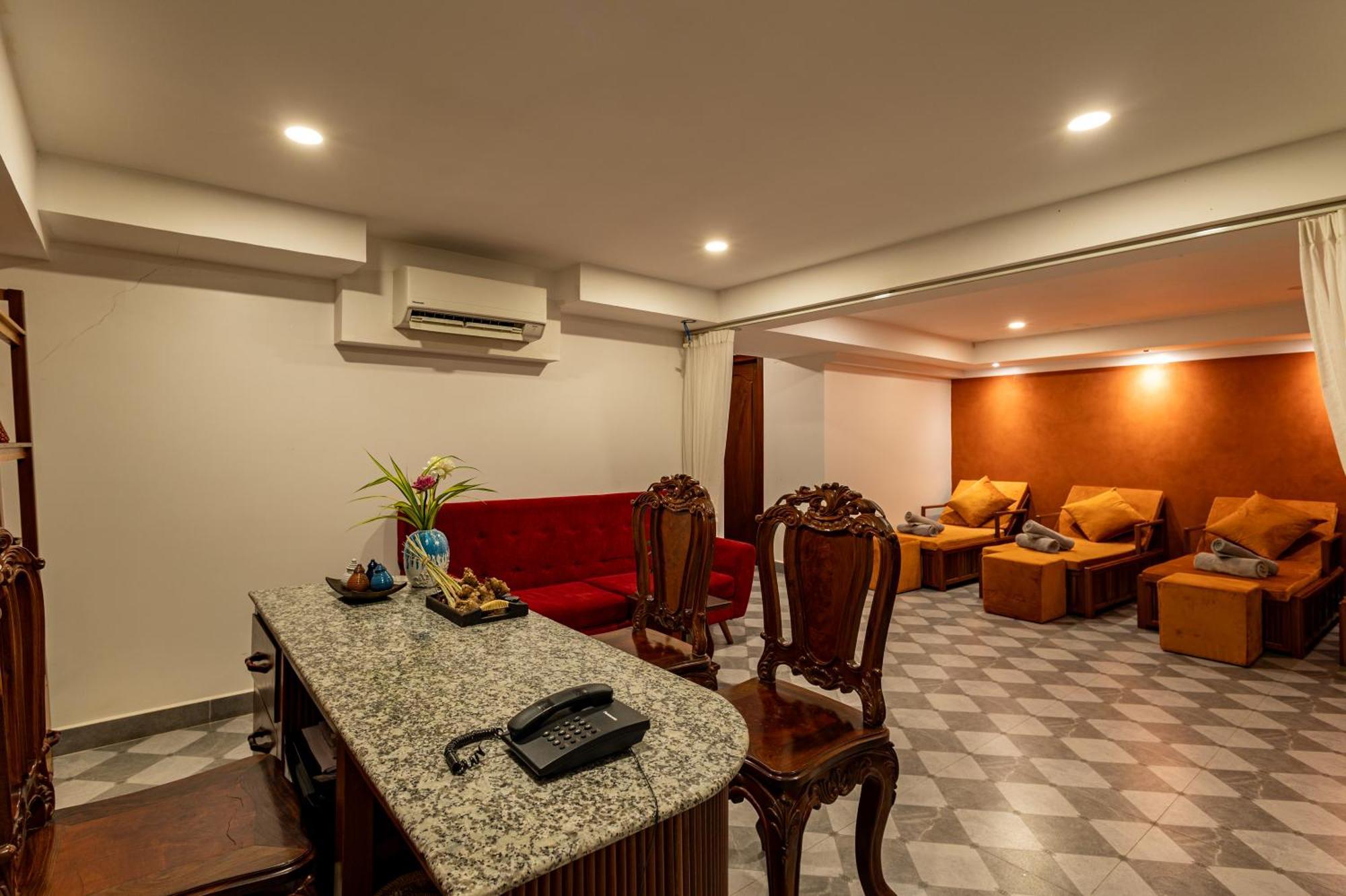Two Seasons Siem Reap Hotel Екстер'єр фото The lobby of the hotel
