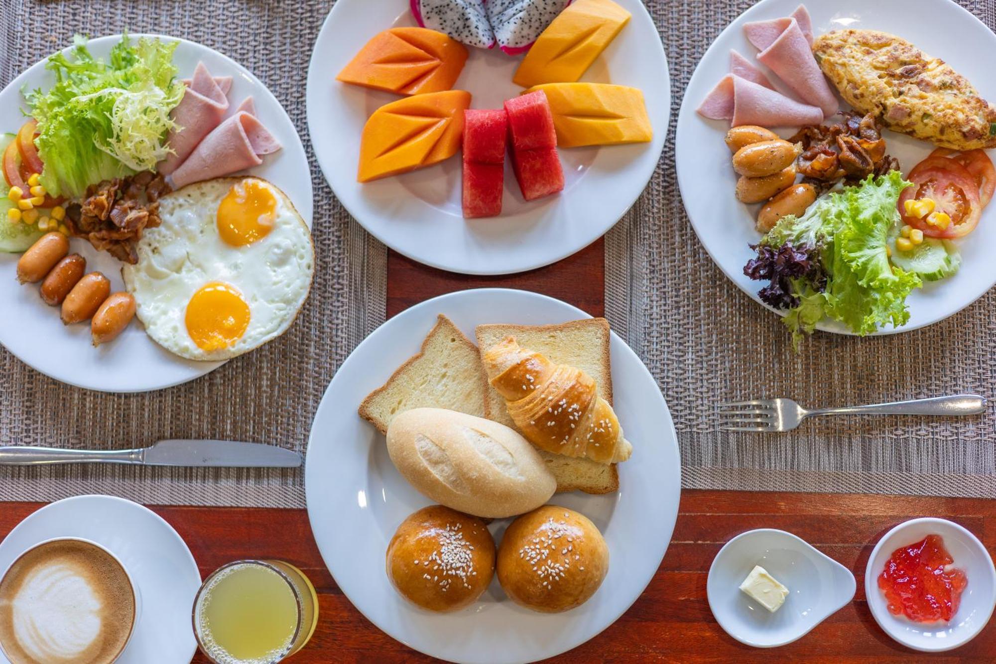 Two Seasons Siem Reap Hotel Екстер'єр фото A typical breakfast in the Philippines